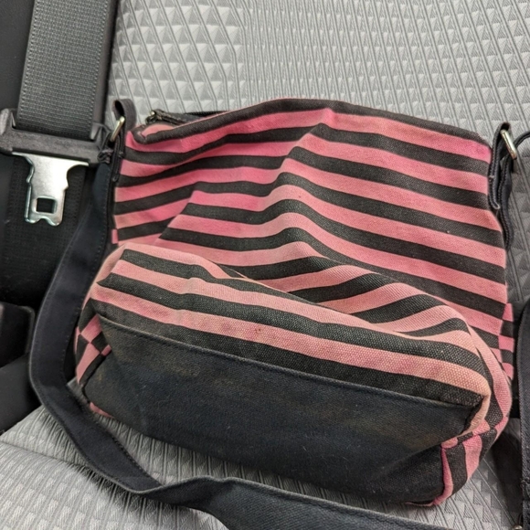 hello kitty purse - Picture 3 of 8